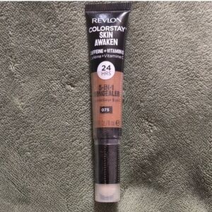 *4 for $28* 075 Hazelnut - Revlon ColorStay Skin Awaken 5-in-1 Concealer